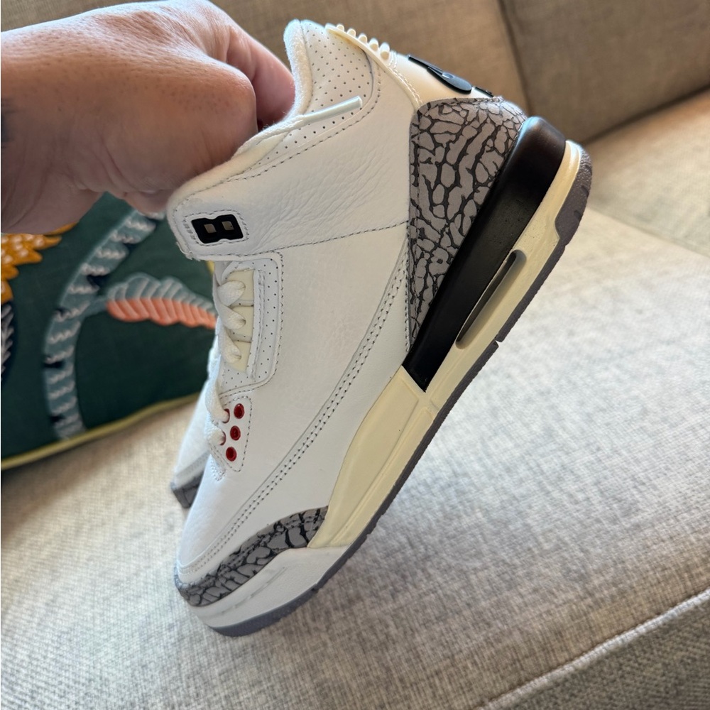 Jordan 3 white cement reimagined size 4.5 youth 6 women’s new no box - Picture 4 of 6